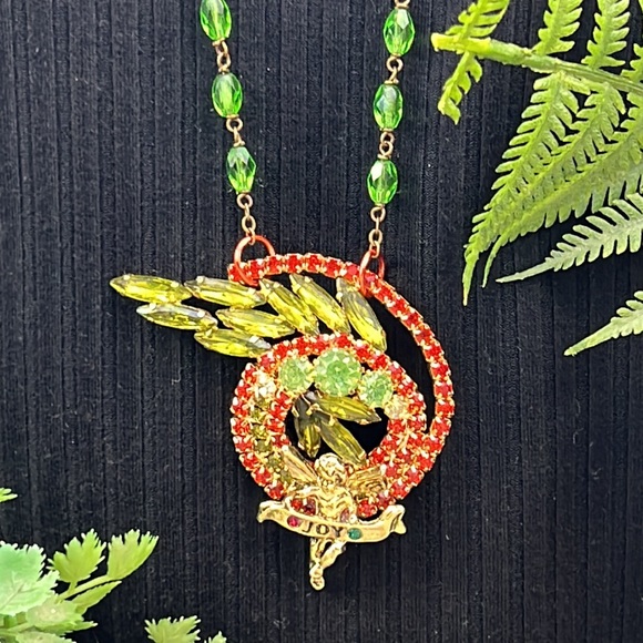 ⭐️👑Adorned Crown Artisan Assemblage joy to the world Christmas angel necklace - Picture 1 of 10